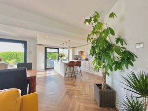 Photo 25- click for photo gallery